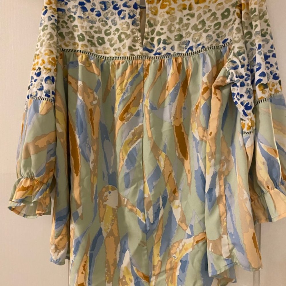 Umgee adorable top, size large - Picture 4 of 6